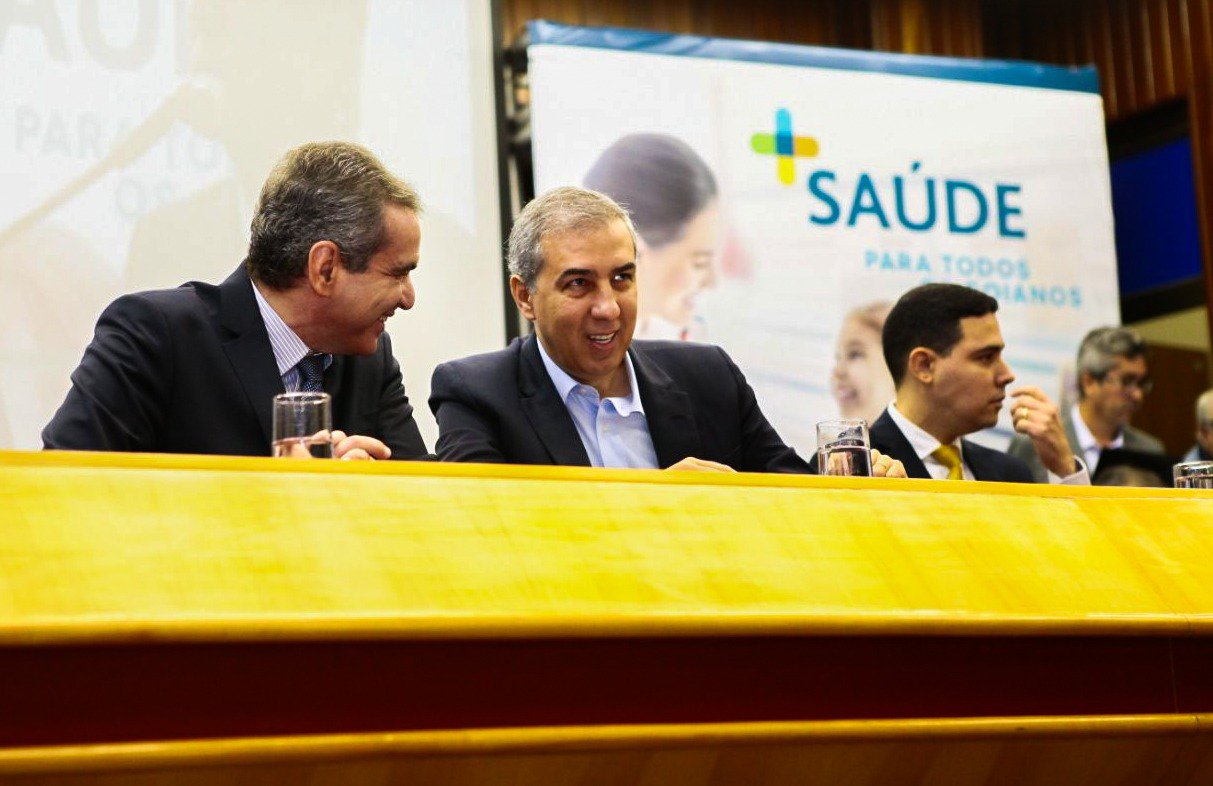 “Tenho certeza de que, em breve, seremos o estado que oferta a melhor saúde pública do país”, afirmou o governador José Eliton, na manhã desta segunda-feira (23), na implantação do programa 3º Turno da Saúde; cerimônia foi realizada no Centro Estadual de Reabilitação e Readaptação Dr. Henrique Santillo (Crer); “Os atendimentos começam a ser realizados no Crer e no HGG. A partir do dia 30 de abril, as demais unidades de saúde da rede sob gestão estadual iniciam os atendimentos em terceiro turno”, disse Eliton