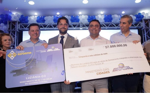 O Ministro das Cidades, Alexandre Baldy, anunciou o investimento de R$ 57,2 milhões para o município de Luziânia, no entorno de Brasília; os recursos são referentes às 2ª e 3ª Etapas da obra de Saneamento Integrado nos Parques Alvorada I, II e III e Parque JK, e contempla esgotamento sanitário, manejo de águas, obras de pavimentação asfáltica e a construção de uma escola; na ocasião, Alexandre Baldy também anunciou a seleção do município para receber R$ 1,15 milhão referente ao Cartão Reforma; com os recursos, 200 famílias da cidade de Luziânia vão poder comprar materiais de construção para reformar ou ampliar suas casas e também ter assistência técnica;