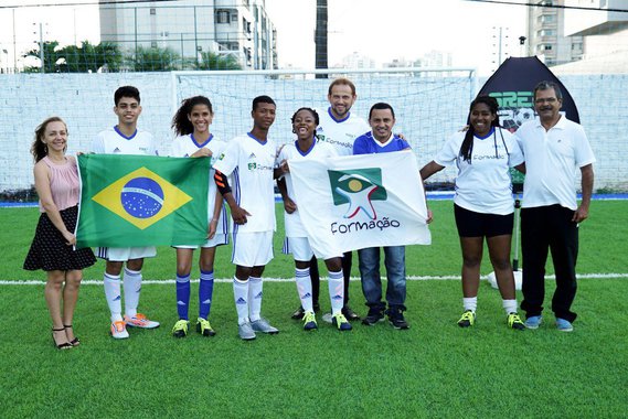 Uma comitiva com quatro atletas amadores maranhenses viaja para a Russia, nesta segunda-feira (25), para participar do Festival Futebol da Esperança, evento paralelo à Copa do Mundo. O festival integra meninos e meninas de 31 nacionalidades por meio do esporte