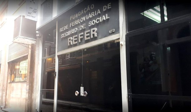 Justiça apura se diretores do fundo de pensão da Fundação Rede Ferroviária de Seguridade Social (Refer), presos na operação deflagrada nesta terça-feira (8), receberam propina para realizar investimentos considerados ruinosos, após a mudança na política de investimentos do fundo, em 2009; segundo o MPF, a má gestão causou prejuízo de R$ 270 milhões ao fundo de pensão dos empregados da extinta Rede Ferroviária Federal