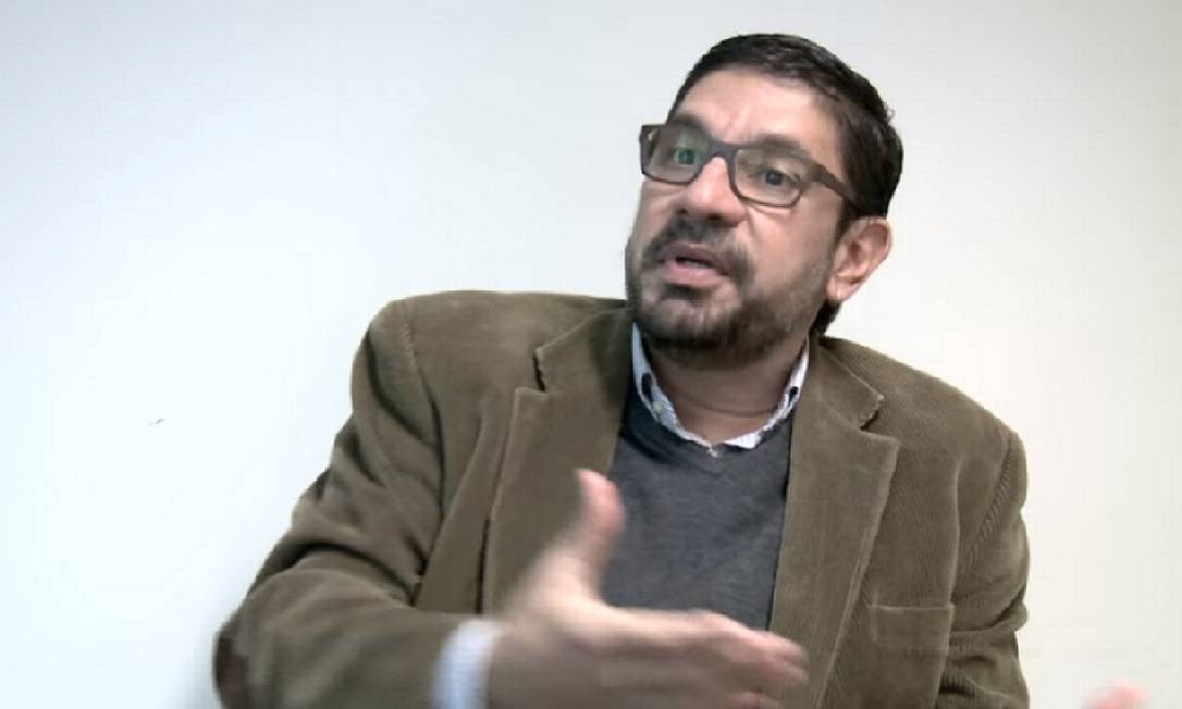 O empresário luso-brasileiro investigado na Lava Jato, Raul Schmidt, recebeu um habeas corpus do Supremo Tribunal de Justiça (STJ) português e foi libertado; alvo de um processo de extradição por parte da Justiça brasileira, ele obteve a cidadania portuguesa, com certidão emitida em janeiro deste ano; empresário é acusado, no âmbito da Lava-Jato, pelos crimes de corrupção, organização criminosa e lavagem de dinheiro; com isso, a defesa do empresário considera que o processo de extradição para o Brasil terá necessariamente de ser arquivado