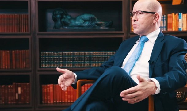 "Não tenho plano B", afirmou hoje o ex-senador Demóstenes Torres (PTB) ao garantir que, mesmo não sendo contemplado como candidato a senador na chapa base, não deixará o grupo político de Marconi Perillo e José Eliton; "Definitivamente, vou permanecer na base aliada"; Demóstenes disse que para ele pouco importa se a base aliada tem ou não desgastes, se tem muito tempo no poder e se isso vai contar contra; "Eu faço parte deste grupo e jamais serei traidor, como nunca fui na minha vida"