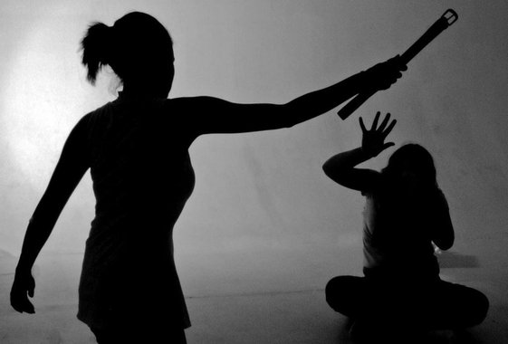 Principal meio para comunicar violações de direitos humanos no país, o Disque 100 recebeu 142.665 denúncias no último ano, número superior às 133.061 registradas em 2016; violações contra crianças e adolescentes lideram a lista de denúncias, seguidas por violações contra idosos e pessoas com deficiência