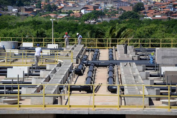 Segundo Pesquisa Nacional por Amostra de Domicílio Contínua (PNAD_C), nos últimos três anos o índice de domicílios ligados à rede coletora cresceu 62% no Maranhão; desde 2015 o governo tem investido no saneamento básico; são mais de 150 quilômetros de novas redes coletoras e interceptores instalados, além da a conclusão e entrega da Estação de Tratamento de Esgoto (ETE) Vinhais