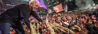 O ex-sindicalista é um negociador nato. Inteligente. Tem visão do todo. Sabe quem é quem na Lava Jato. Lula é muito maior que toda força tarefa da lava Jato. Lula deveria ter “trucado” com seus algozes