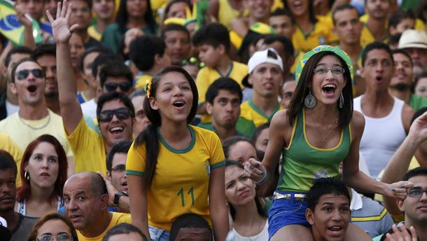 "Com a chegada da Copa do Mundo é nítido o incômodo de parte da esquerda com a nossa seleção. A amarelinha, que desde sempre foi para nós motivo de orgulho, de brasilidade, arte pela qual expressamos nossa cultura e unimo-nos, foi sequestrada pelos 'patos'", diz o colunista Ricardo Cappelli; "Num momento tão triste da história nacional, uma esquerda ranzinza, mal humorada, torcendo contra vestida de vermelho, esquisita e apartada do povo seria um erro colossal"