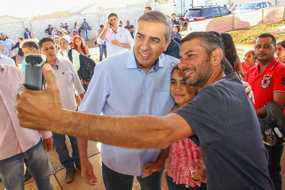 Lideranças da base aliada estadual afirmaram que o crescimento do governador José Eliton (PSDB), candidato à reeleição, nas duas pesquisas de intenção de votos para o Palácio das Esmeraldas neste fim de semana mostram que o tucano entrou definitivamente numa trajetória de ascensão que resultará na vitória nas eleições de 7 de outubro; na avaliação desses líderes, o crescimento é resultado da qualidade da administração e o legado dos governos ao lado de Marconi; presidente do PSDB de Goiás, o deputado federal Giuseppe Vecci avalia que a pesquisa Serpes, por exemplo, foi “esplendorosa” para os aliados do governo, e que a força da base aliada vai mesmo fazer diferença na eleição