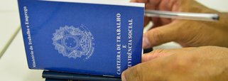 Pesquisa Datafolha, divulgada nesta segunda-feira (11), apontou, para a maioria dos brasileiros, a inflação e do desemprego não cairão a curto prazo; mostrando pessimismo, 38% dos entrevistados acham que a situação econômica do País ficará como está e 32% acham que vai piorar