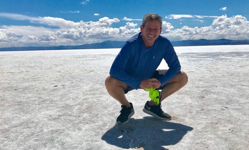 Alberto Youssef descreveu Dario Messer como o “doleiro dos doleiros”, um dos cindo maiores do Brasil; no caso de Messes, o ‘talento’ vem de berço: seu pai, o polonês Mordko Messer, foi o pioneiro no empreendimento. Mordko, já falecido, é conhecido como o primeiro doleiro do Brasil; figura conhecida em investigações de lavagem de dinheiro desde o início dos anos 2000, do escândalo do Banestado até o Swissleaks, Dario Messer anos se tornou principal alvo da operação "Câmbio, Desligo" da Polícia Federal, deflagrada na manhã desta quinta-feira