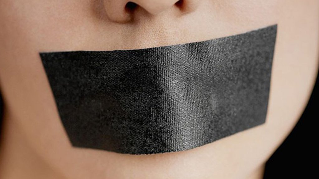 Não é desejável que o sujeito falante seja sempre o mesmo. É preciso fazer falar todas as espécies de experiências, dar ouvidos aos excluídos, aos moribundos, pois são eles que efetivamente enfrentam o aspecto sombrio e solitário das lutas