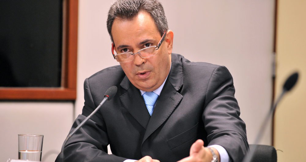 Presidente do PDT baiano, o deputado federal Félix Mendonça Jr. acredita que o governador Rui Costa (PT) pode decidir pelo apoio a Ciro Gomes, pré-candidato do PDT à Presidência, caso Lula seja impedido de concorrer; na Bahia, o PDT faz parte da base de apoio ao governador; “Esperamos que o PT agora tenha capacidade de apoiar o nosso partido, da mesma forma que apoiamos ele no passado”, diz o deputado