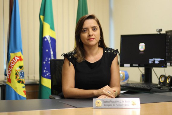 A delegada Vanessa Gonçalves Leite de Souza foi confirmada no cargo de superintendente regional do Departamento de Polícia Federal no Ceará. A delegada já ocupava o cargo, interinamente, desde o início de março. Esta é a primeira vez que uma mulher assume a superintendência da Polícia Federal, no Ceará