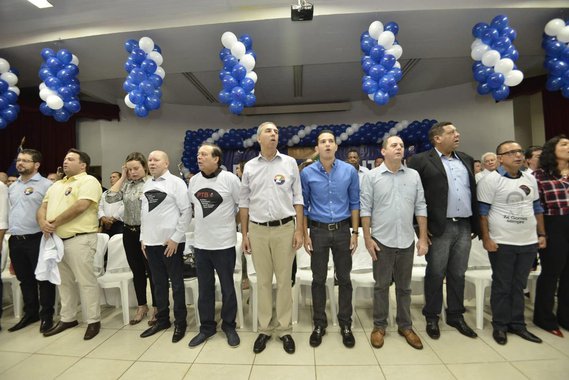 Está nascendo na base aliada, de forma natural, um movimento novo de apoio ao projeto do procurador Demóstenes Torres, agora filiada ao PTB; cauteloso, Demóstenes tem afirmado que não quer ser candidato “na marra”; Sua postulação é ao Senado e tem muita gente na base já simpática aos anseios de Demóstenes