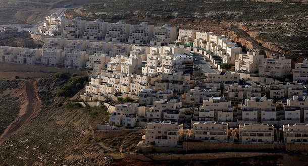 Um relatório oficial do Governo dos Estados Unidos sobre a observação dos direitos humanos a nível mundial em 2017 retirou o termo "ocupados" ao se referir aos territórios palestinos que foram ocupados por Israel na guerra de 1967; a fonte menciona "Israel, as Colinas de Golã, a Cisjordânia e Gaza" como única alusão à ocupação israelense