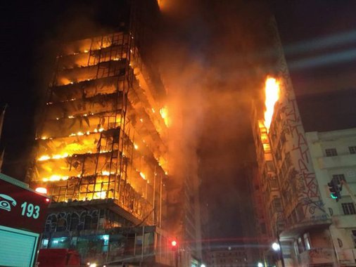 Em comunicado ao Corpo de Bombeiros, o serviço de Assistência Social da Prefeitura de São Paulo atualizou o número de pessoas que moravam no prédio que desabou na madrugada: eram 146 famílias, com um total de 372 pessoas; dessas, 44 têm paradeiro desconhecido, mas não são consideradas desaparecidas, porque não há confirmação de que elas estavam no local no momento da queda. Uma pessoa é considerada desaparecida