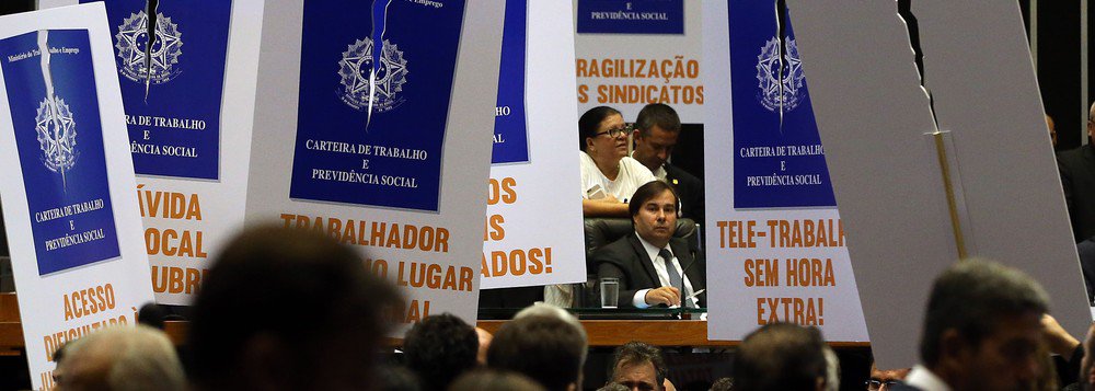 Mudanças implementadas pela Lei 13.467, de "reforma" da legislação trabalhista, só valem a partir da entrada em vigor da legislação, em 11 de novembro de 2017, decidiu nesta quinta-feira (21) o Tribunal Superior do Trabalho (TST); decisão foi tomada pelo pleno do TST, que aprovou a Instrução Normativa 41, sobre aplicação da nova lei