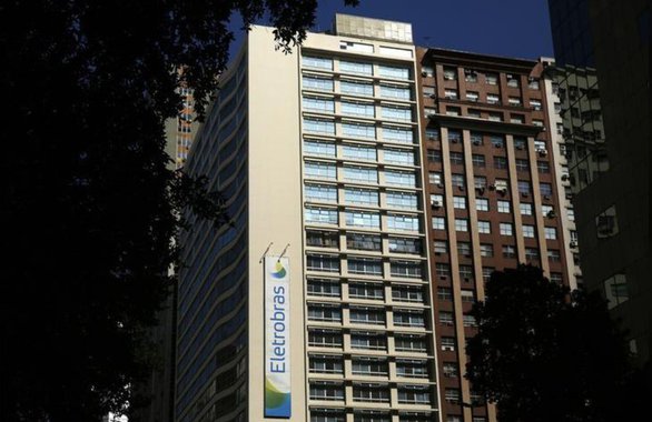 A diretora da Federação Nacional dos Urbanitários, Fabíola Antezana, lembra que há um estudo da Aneel que aponta um aumento imediato de 17% da tarifa caso a empresa seja privatizada; de acordo com ela, isso se dá pela 'descotização' das usinas da Eletrobras