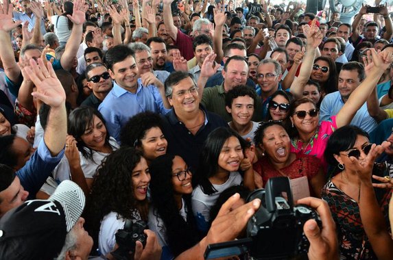 Após negarem a filiação do deputado Waldir Maranhão – que acabou migrando para o PSDB, os petistas que defendiam a entrada do parlamentar e os que eram contrários estão ainda mais unidos no projeto de reeleição do governador Flávio Dino (PCdoB); encontro neste final de semana entre dirigentes do partido no Maranhão e o governador serviu para reafirmar ainda mais esse projeto