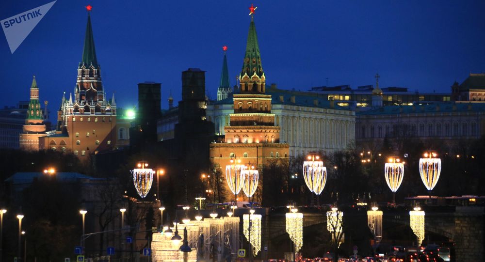 Comentando as declarações de Washington, o vice-chanceler russo Sergei Ryabkov afirmou que os EUA "mostram uma indisfarçada agressão econômica" em relação à Rússia e prometeu que Moscou não tardará a tomar medidas de resposta