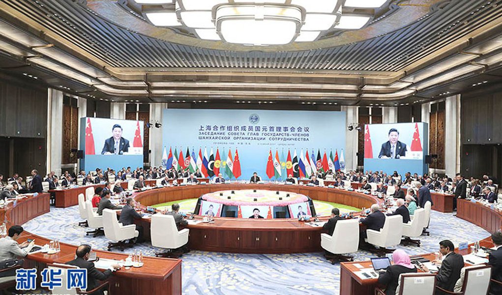 Líderes dos países membros da Organização de Cooperação de Xangai (OCX) emitiram uma declaração no domingo (10) ao final da reunião de cúpula anual realizada na cidade litorânea chinesa de Qingdao; reunião é mais um passo diplomático da China na construção de uma nova ordem mundial