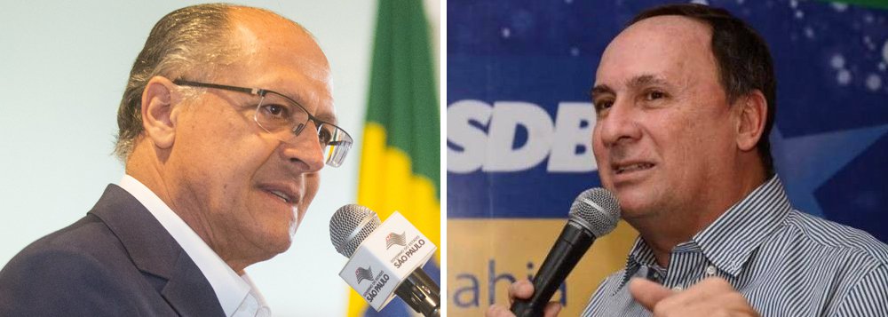 Patinando nas pesquisas, investigado e com o PSDB desgastado pelo golpe contra Dilma, o presidenciável Geraldo Alckmin (PSDB) tem mantido contato direto com o deputado federal João Gualberto para que o parlamentar mantenha até o fim sua candidatura ao governo da Bahia; apesar de ainda sonhar com o apoio do DEM, o  investimento na candidatura do deputado é para não depender do humor dos democratas