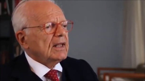 O jurista Fábio Konder Comparato diz em entrevista ao site Carta Maior, que, desde o império, o Brasil passou a ser regido por duas constituições; para Comparato essa ambiguidade atravessa toda a monarquia e o período republicano, chegando até hoje como uma espécie de legado cultural; “Nunca fomos uma autêntica democracia, no sentido original da palavra na língua de Homero, porque entre nós o poder supremo, ou seja, a soberania jamais pertenceu ao povo (demos)”, diz