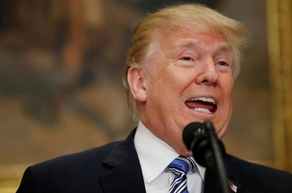 Pegou mal a afirmação de Trump no Twitter de que poderia retirar o apoio nas Nações Unidas a países que votassem contra a proposta americana de sediar a Copa de 2026; "Não podemos comentar declarações específicas relacionadas ao processo de licitação", disse a Fifa