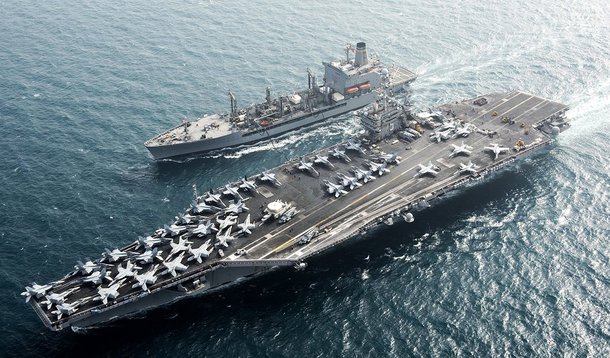 Destroieres, cruzadores, porta-aviões; não, não é aquele jogo popular "Batalha Naval", é a situação geopolítica que se deteriora um dia depois do outro; Russos, americanos e chineses, aparentemente, mergulham em uma corrida territorial-marítima sem precedentes em busca de influência econômica e política, com imenso belicista e fortemente tensionado pelos humores irritadiços dos seus respetivos líderes
