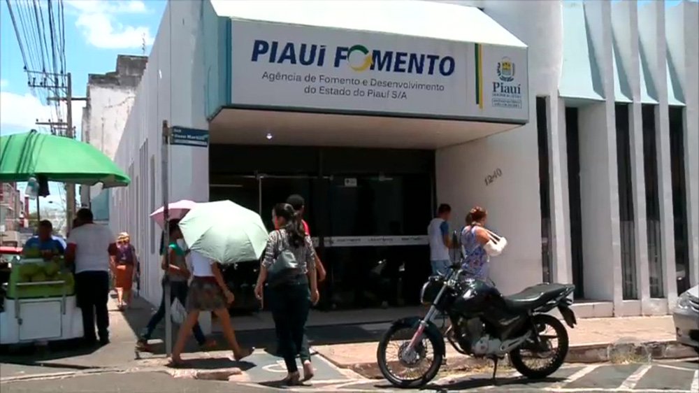 O governo do Piauí tem articulado um levantamento de imóveis com o apoio de técnicos de vários órgãos para colocar esses bens, que são do estado, para consulta pública através de um site; essa consulta vai permitir, de uma forma democrática, que possíveis interessados tenham acesso aos imóveis para aluguel, compra ou concessão; ação faz parte do Plano de Desmobilização de Ativos Imobiliários (PDEPI)
