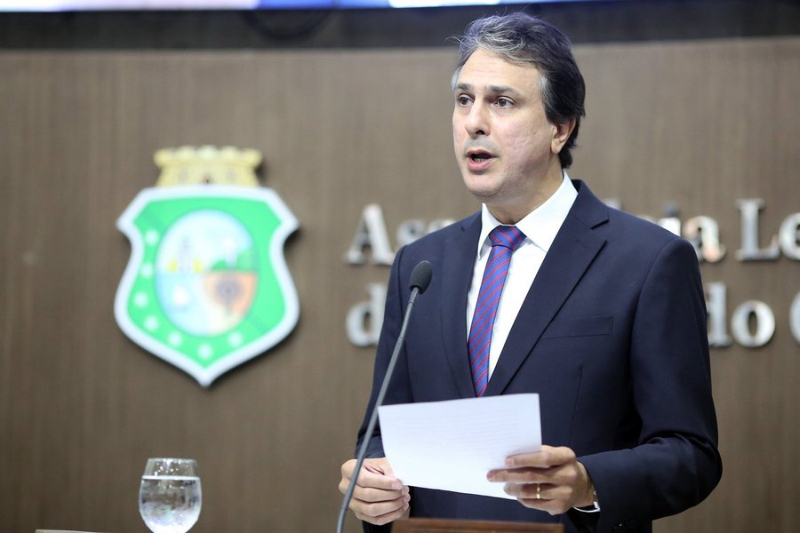 Os 1.715 candidatos a agentes penitenciários aprovados no último concurso do Governo do Estado iniciam, nesta quarta-feira (18), o Curso de Formação Profissional, com solenidade comandada pelo governador Camilo Santana (PT), no Centro de Eventos do Ceará
