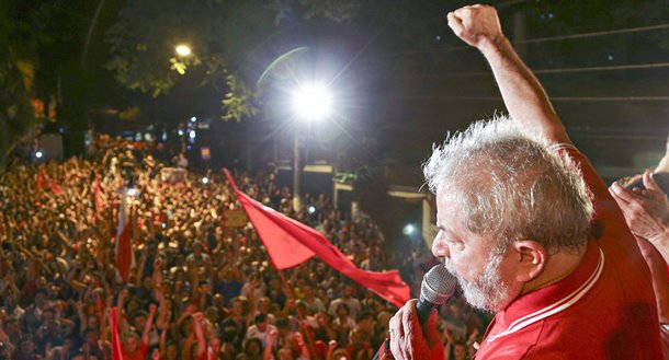 O colunista do 247, Gustavo Conde, questiona a persistência do sentimento de um ceticismo perigoso no segmento progressista da sociedade brasileira; ele diz que "o medo é o sentimento atávico, capaz de acelerar o nosso batimento cardíaco e nos projetar a ações e gestos investidos de força e explosão"; e contrapõe: "o ceticismo nos deixa imóveis, congelados na própria desilusão política e existencial";Conde crava: "o cético só reclama"; O colunista ainda afirma: "o ceticismo é colonizado"; emenda: "quem ostenta ceticismo nada mais é do que alguém destituído de sentido de pertença social e existencial; e conclui "o ceticismo é um sentimento pequeno-burguês, de uma elite vira-lata que jamais entenderá do que é feito o humano, suas pulsões, timias e paixões"