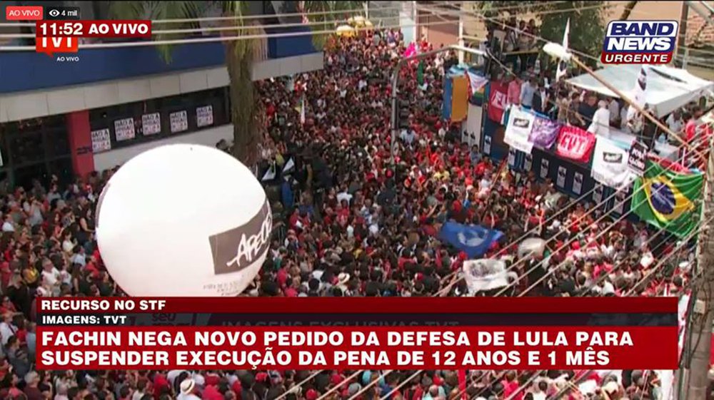 Coordenador da Rede TVT, Paulo Salvador, disse que a emissora vai processar por uso indevido do link a Rede Globo, Band, Estadão e Folha, entre vários outros veículos; caso aconteceu durante as transmissões da vigília do ex-presidente Lula e da missa em homenagem à Dona Marisa; "Foi pouco ético e é claro que isso tem direitos autorais. Não pediram nem autorização, coisa que eles costumam fazer, mas desta vez nos ignoraram completamente e colocaram o link no ar", disse; derrotada no Ibope por conta da cobertura da TVT, mídia golpista não teve pudores em se apropriar de forma indevida do sinal da emissora