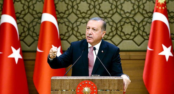 Mais de 50 milhões de cidadãos estão chamados neste domingo (24) a comparecer às urnas para eleger um dos seis candidatos que concorrem à Presidência da Turquia, para um mandato de cinco anos; também o Parlamento será eleito neste domingo