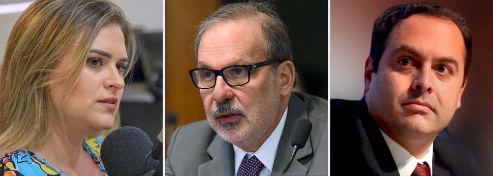 A disputa pelo Governo de Pernambuco apresenta um empate técnico entre o governador e candidato à reeleição, Paulo Câmara (PSB), e os pré-candidatos Marília Arraes (PT) e Armando Monteiro Neto (PTB). Segundo pesquisa realizada pelo Datamétrica, o governador registra 20% das intenções de voto; logo em seguida aparecem Marília Arraes, com 17%, e o senador, com 14%