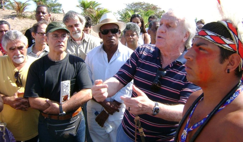 O jurista João Luiz Duboc Pinaud morreu neta segunda-feira (23) aos 87 anos, no Rio; o corpo foi velado na Câmara de Vereadores de Niterói; a cremação estava prevista para as 10h desta terça-feira (24); Pinaud foi advogado, promotor, juiz, escritor e professor universitário; em sua carreira, também foi um grande defensor dos direitos humanos