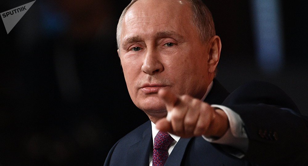 
A Rússia, presidida por Vladimir Putin, vetou no Conselho de Segurança na Organização das Nações Unidas (ONU) um projeto dos Estados Unidos para criar um novo mecanismo de investigação para analisar ataques químicos na Síria; a resolução foi apoiada por 12 países, mas Rússia e Bolívia votaram contra e a China se absteve; é a 12° vez que Moscou usa seu poder de veto para proteger o governo sírio
