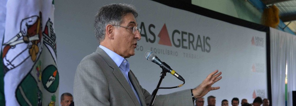 O governo de Minas Gerais informou que notificou extrajudicialmente o governo federal pela retenção de R$ 14 bilhões que deveriam ter sido reclassificados e repassados às unidades da federação por meio do Fundo de Participação dos Estados (FPE); segundo auditoria da Secretaria de Fazenda, existem fortes indícios de que parte da arrecadação do Imposto de Renda (IR) e do Imposto sobre Produtos Industrializados (IPI), recolhida pela União, não entrou na base de cálculo do fundo nos últimos cinco anos, gerando o passivo bilionário identificado com os estados