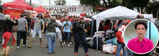 O Jornal Hoje deste sábado 28, que passa no início da tarde, não fez nenhuma menção ao atentado a tiros ocorrido no acampamento Marisa Letícia, em Curitiba, que defende a liberdade de Lula; o ataque deixou dois militantes feridos, um em estado grave; "Um atentado de ódio político que colocou um ativista entre a vida e a morte não é um dos temas mais importantes neste sábado para a Rede Globo", comentou no Twitter o jornalista William De Lucca; "Impressionante o espaço que o @jornalhoje dá a primavera londrina enquanto ignora o atentado à tiros no acampamento #LulaLivre", postou a jornalista Lenilda Luna