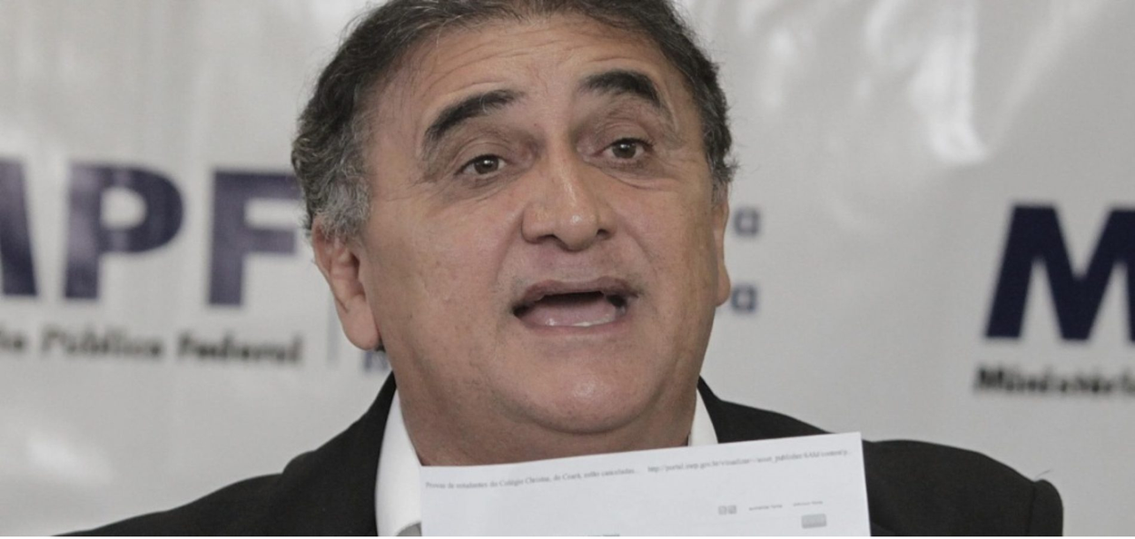 Para o procurador da República Oscar Costa Filho, a partir do momento em que a instituição de ensino opta por esse título, ela impõe uma narrativa específica, comprometendo o pluralismo de ideias. Para ele, não haveria irregularidade se a disciplina visasse tão somente investigar se houve um golpe no processo de impeachment da ex-presidente da República