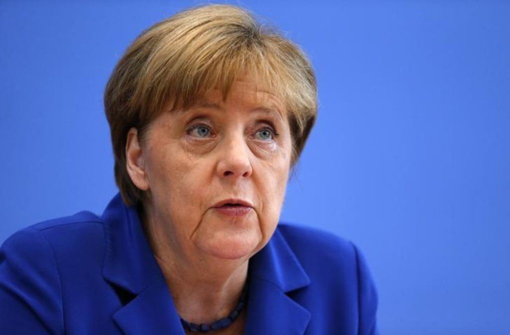 A chanceler da Alemanha, Angela Merkel, conversou com o presidente da França, Emmanuel Macron, e com a primeira-ministra do Reino Unido, Theresa May, sobre o acordo nuclear do Irã, e os três líderes ressaltaram a necessidade de os Estados Unidos permanecerem no pacto