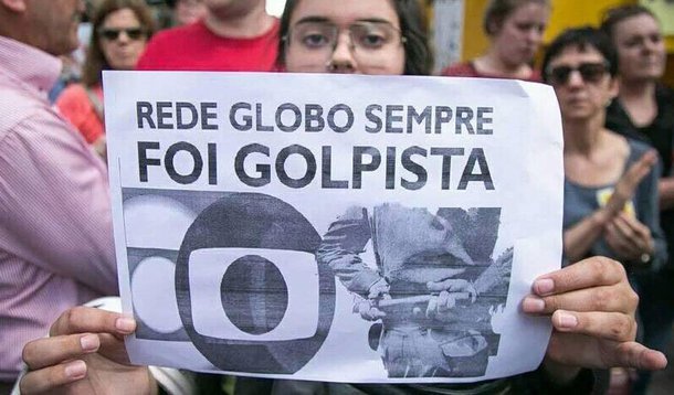Enquanto Lula e sua caravana derrotavam o fascismo em grande ato em São Leopoldo, na região metropolitana de Porto Alegre, no Rio Grande do Sul, a Rede Globo, no Jornal Nacional, confessava o caráter “americano” da perseguição ao ex-presidente