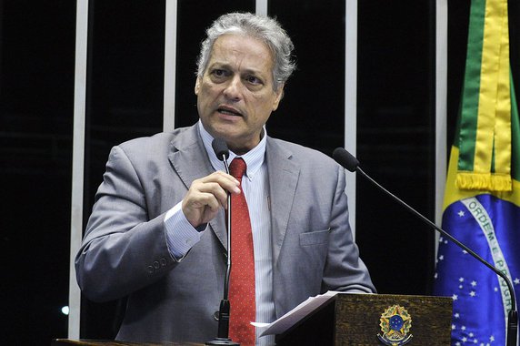 "É esse o tiro pela culatra que sua excelência Sergio Moro desejava para o Brasil?", questionou João Vicente Goulart, para na sequência afirmar que apenas em sua próxima viagem aos Estados Unidos o juiz "prestará contas" 