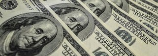 "Reportagem de José de Castro, no Valor, dá números espantosos à derrama de dólares feita pelo Banco Central para deter a disparada da moeda norte-americana. Traduzindo o valor de US$ 38,62 bilhões representa, em dinheiro brasileiro, oferecer garantias em dólar a nada menos que R$ 144 bilhões", diz Fernando Brito, do Tijolaço