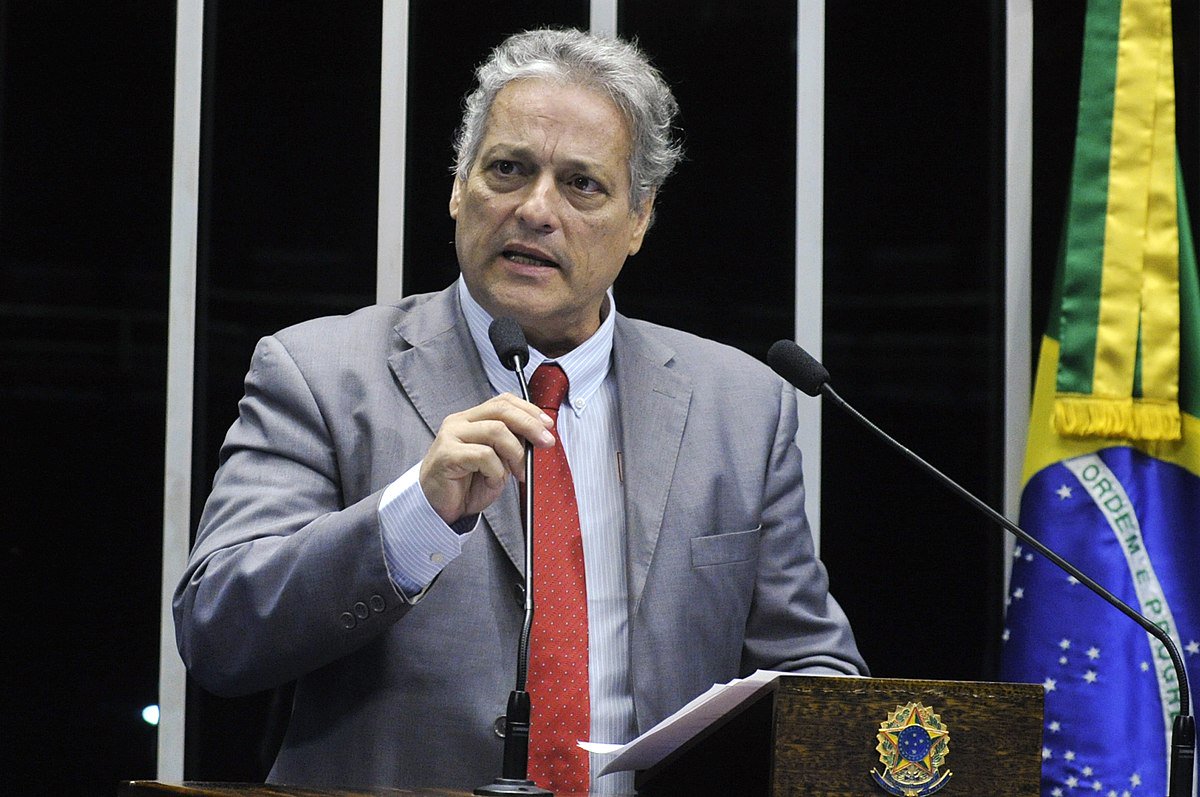 "É esse o tiro pela culatra que sua excelência Sergio Moro desejava para o Brasil?", questionou João Vicente Goulart, para na sequência afirmar que apenas em sua próxima viagem aos Estados Unidos o juiz "prestará contas" 