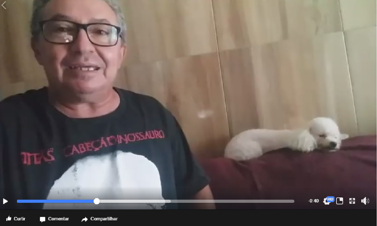 O cearense Marcos Ribeiro, que publicou um vídeo que viralizou nas redes sociais, ironizando a campanha da Rede Globo “Que Brasil você quer para o futuro?”, publicou hoje (27), um novo vídeo na página do Facebook agradecendo os compartilhamentos. Na nova postagem com título "PQ EU NÃO SOU MODINHA. APENAS GOSTO DE FAZER O OUTRO SORRIR" ele diz que o objetivo era só fazer o povo sorrir. O novo vídeo, postado na manhã de hoje (27), já tem quase 2000 visualizações