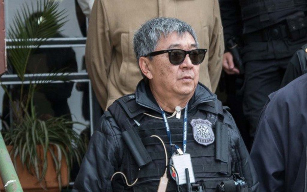 O agente da Polícia Federal, Newton Ishii, apelidado de "Japonês da Federal", conhecido por aparecer nas conduções coercitivas e prisões dos principais nomes da política e empresariado brasileiro alvos da Operação Lava Jato, vai presidir o Partido Ecológico Nacional (PEN) no Paraná; "japonês da federal" foi preso em 2016 acusado de facilitar a entrada de contrabando no País pela fronteira