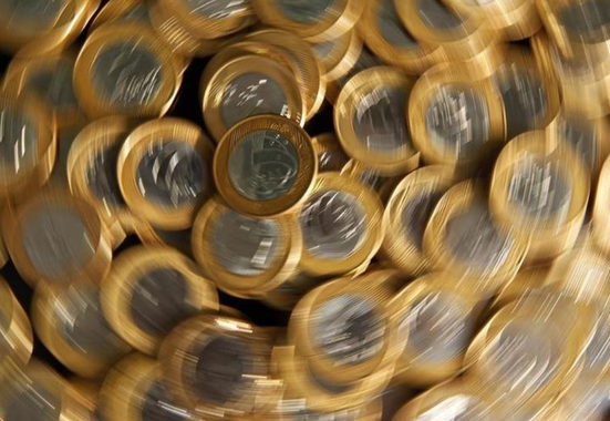 O Brasil registrou superávit em transações correntes de 798 milhões de dólares em março, resultado novamente guiado pelo desempenho da balança comercial e acima do esperado, ao mesmo tempo em que investimentos produtivos que vieram de fora também vieram fortes