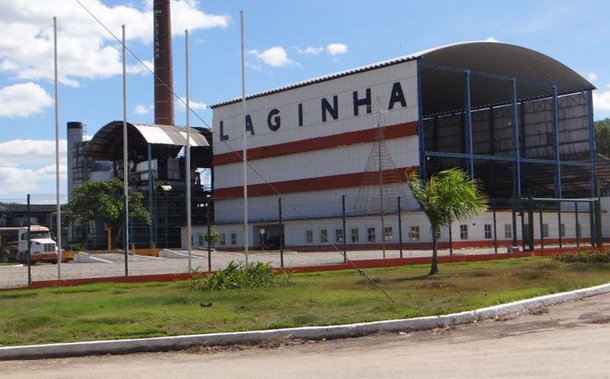A 1ª Vara de Coruripe expediu alvará para a liberação de mais de R$ 18,4 milhões destinado ao pagamento de até cinco salários mínimos aos credores trabalhistas da massa falida da Laginha Agroindustrial; o valor do alvará deverá ser transferido para uma conta judicial aberta com a finalidade de realizar o pagamento dos credores; são 5.534 reclamações trabalhistas em Alagoas, divididas em 21 Varas do Trabalho