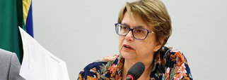 Deputada Margarida Salomão (PT-MG) criticou o governo Michel Temer, que pretende privatizar a Eletrobras; "Cartilha básica dos privatistas: sucatear e 'queimar o filme' de estatais para justificar sua entrega ao mercado e à lógica do lucro. Atual gestão da Eletrobras pagou quase R$ 2 milhões para que falassem mal da própria empresa"