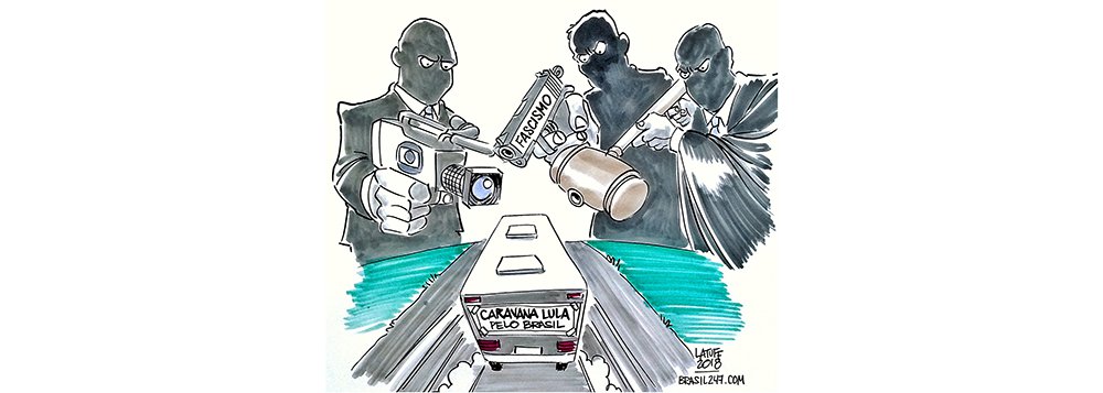 O chargista Carlos Latuff retratou nesta quarta-feira, 28, em charge para o 247, o atentado a tiros contra a caravana do ex-presidente Lula nessa terça-feira, 27, no Sul do Paraná